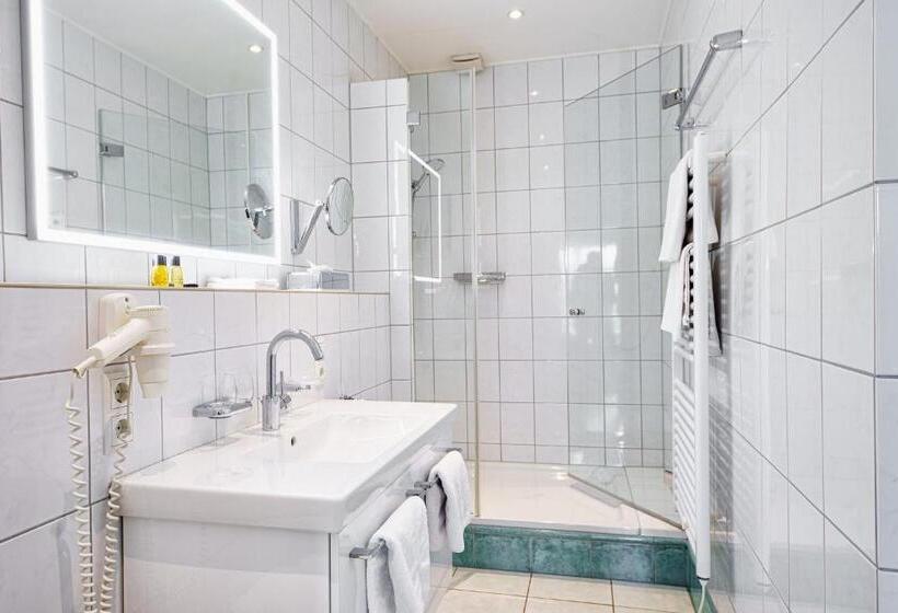 Номер Стандарт, Wein Und Landhaus Kallfels