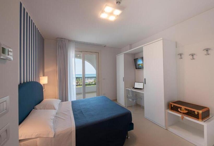 带1个卧室的带海景的公寓, Residence La Villa