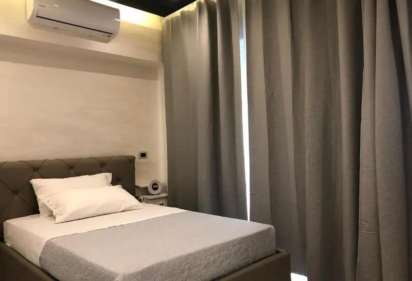 اتاق استاندارد یک نفره, B&b Rossini Luxury