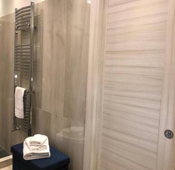 اتاق استاندارد یک نفره, B&b Rossini Luxury