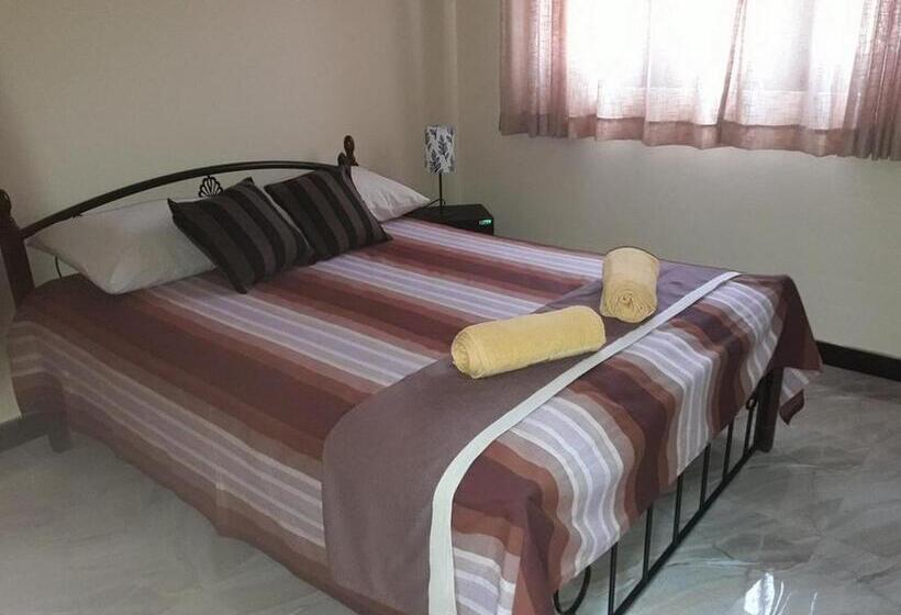 חדר דלוקס, Wattle Inn