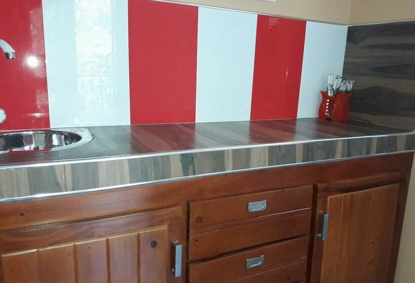 חדר דלוקס, Wattle Inn