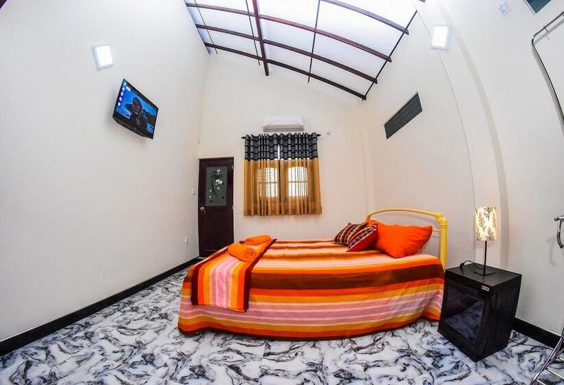 חדר סטנדרט לשלושה, Wattle Inn