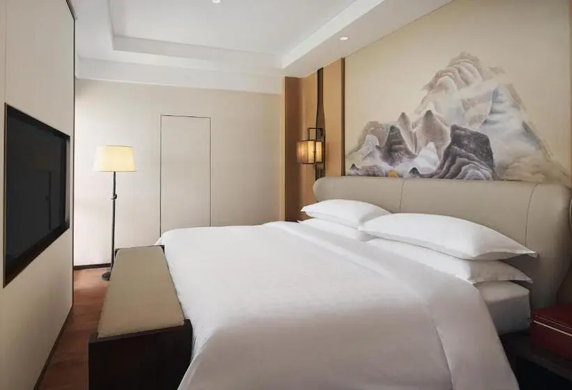 キングサイズベッドのデラックススイート, Sheraton Yunfu Xinxing