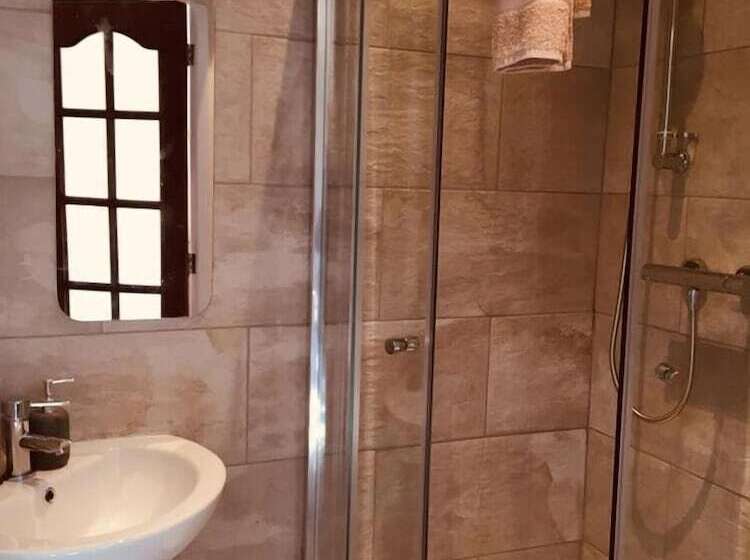Номер Стандарт, Brass Castle Country House Accommodation