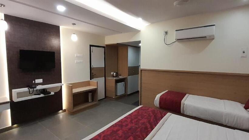 行政三人间, Golden Sand