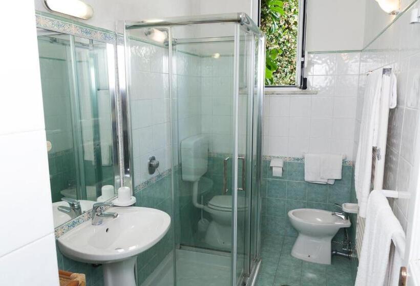 اتاق استاندارد با تخت بزرگ, O  Vagnitiello   Parco Balneare Idroterapico   Camere   Ristorante