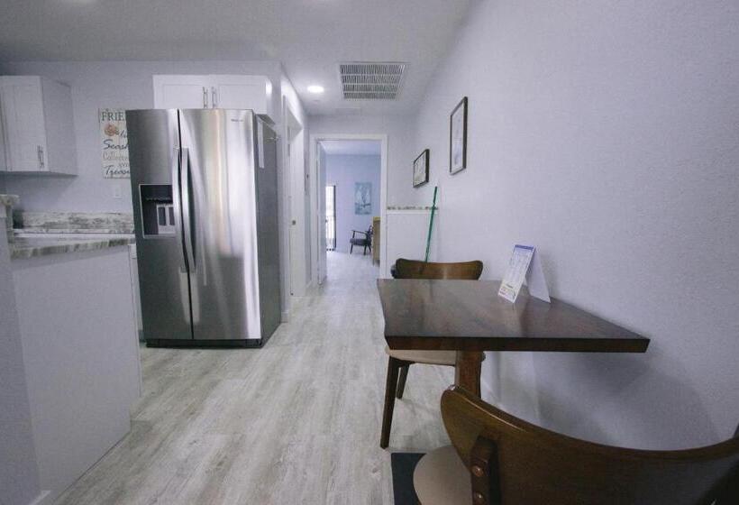 جناح ديلوكس, Vistalmar Beach Resort