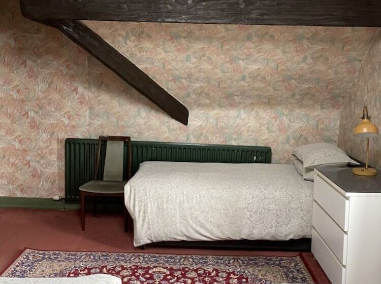 Трехместный Номер Классика, Chimneys Guest House