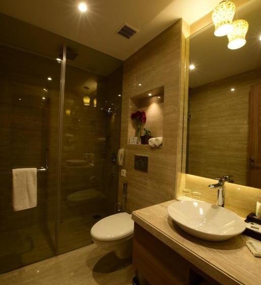 キングサイズベッドのスーペリアルーム, Surestay Plus By Best Western Amritsar