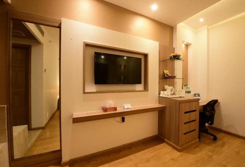 キングサイズベッドのスーペリアルーム, Surestay Plus By Best Western Amritsar