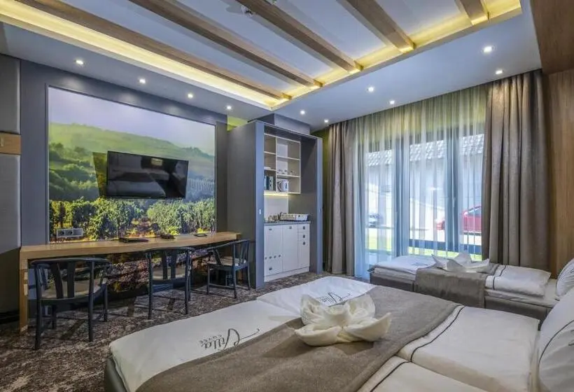 Standard Kolmen Hengen Huone, Villa Cuvée