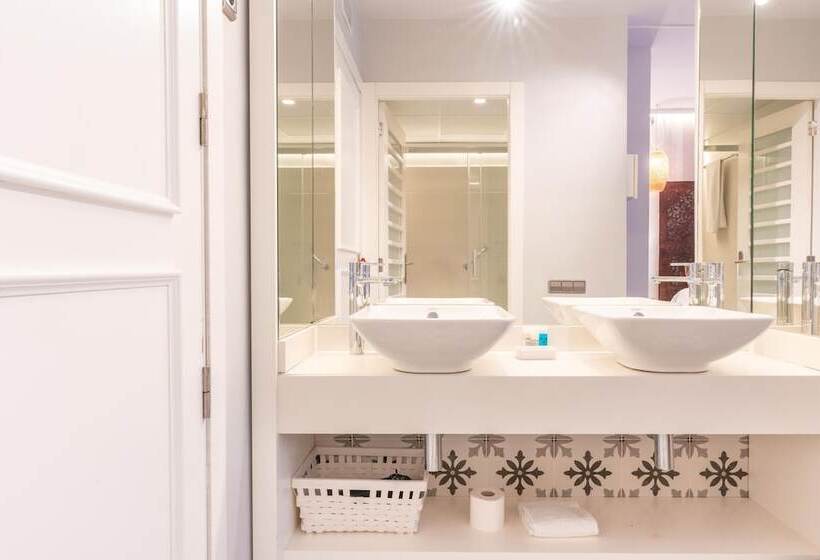 スタンダードルーム, Serennia Fira Gran Via Exclusive Rooms