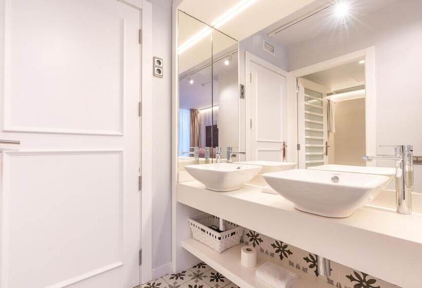 Номер Стандарт, Serennia Fira Gran Via Exclusive Rooms