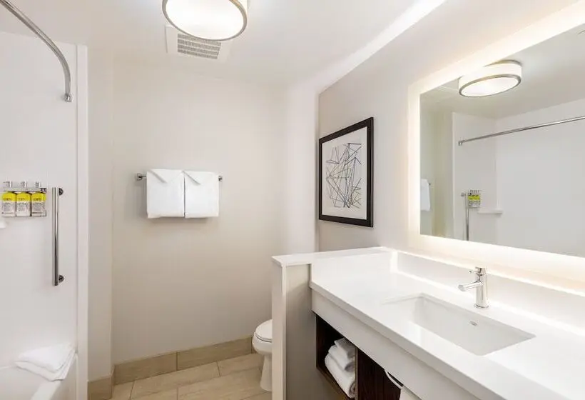 身障者適用スイートルーム, Holiday Inn Express & Suites   Moreno Valley   Riverside, An Ihg