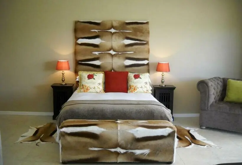 ファミリールーム, Orangia Game Lodge