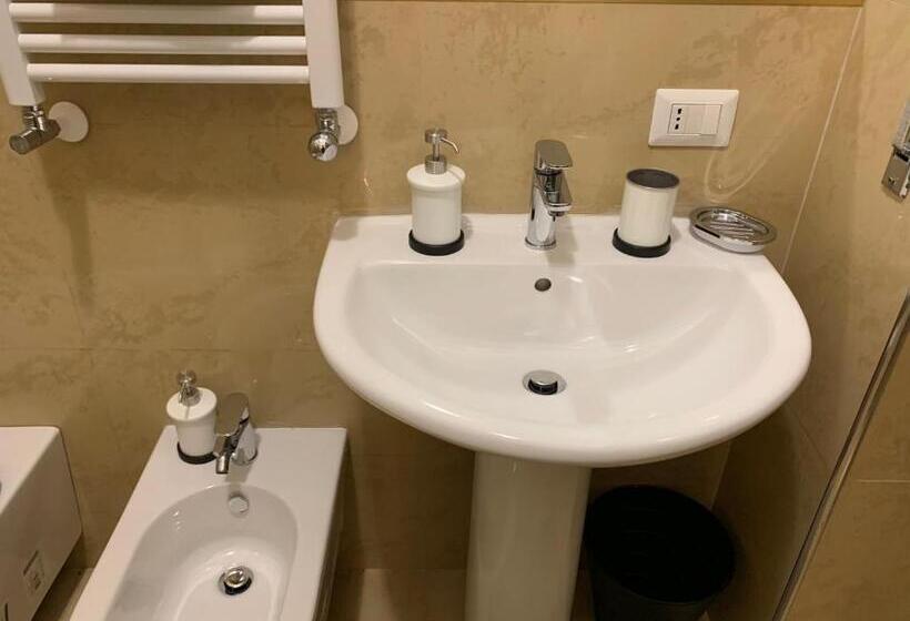 اتاق لوکس با بالکن, Fiumicinoa57