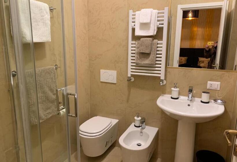 اتاق لوکس با بالکن, Fiumicinoa57