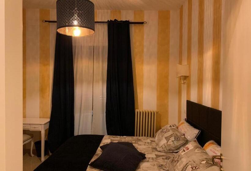 اتاق لوکس با بالکن, Fiumicinoa57