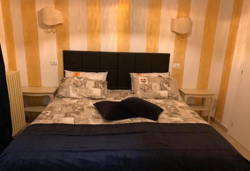 اتاق لوکس با بالکن, Fiumicinoa57