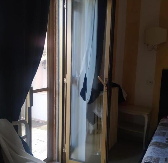 اتاق استاندارد یک نفره, Fiumicinoa57