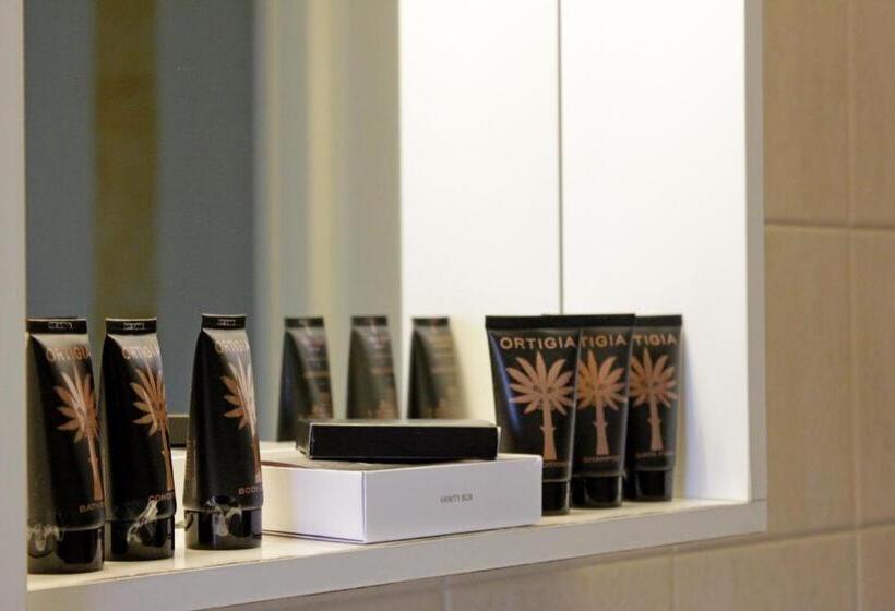 اتاق استاندارد یک نفره, Fiumicinoa57