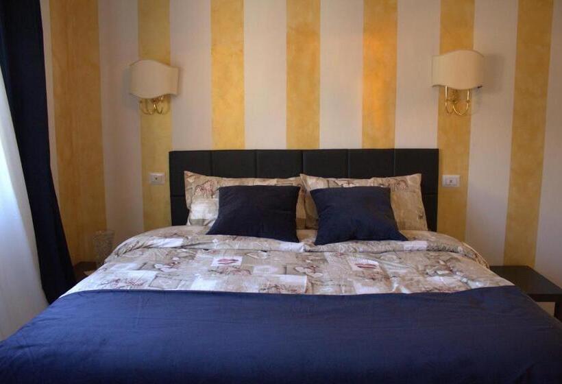 اتاق لوکس با بالکن, Fiumicinoa57