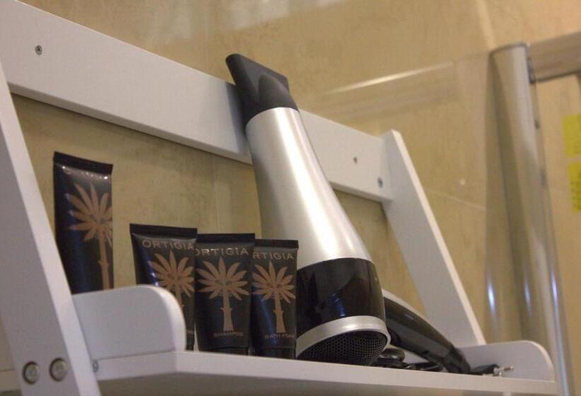 اتاق استاندارد سه نفره, Fiumicinoa57