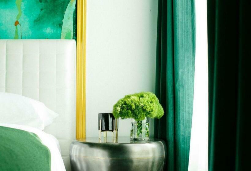 اتاق استاندارد یک نفره, Angad Arts