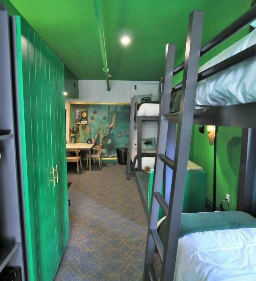 اتاق استاندارد با تخت‌های تاشو, Angad Arts