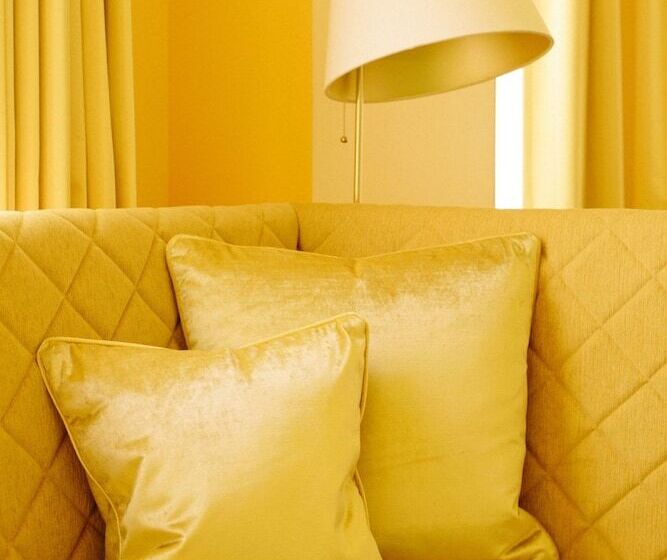 سوئیت برای معلولان, Angad Arts