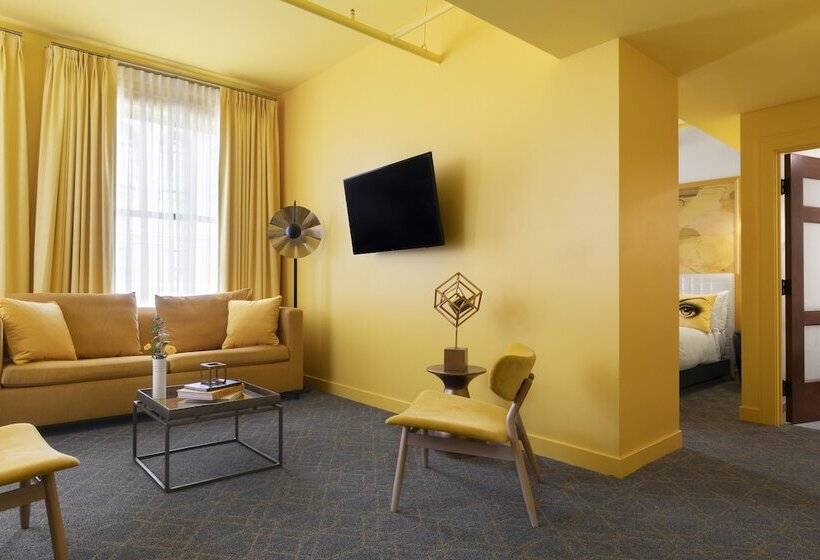 سوئیت برای معلولان, Angad Arts