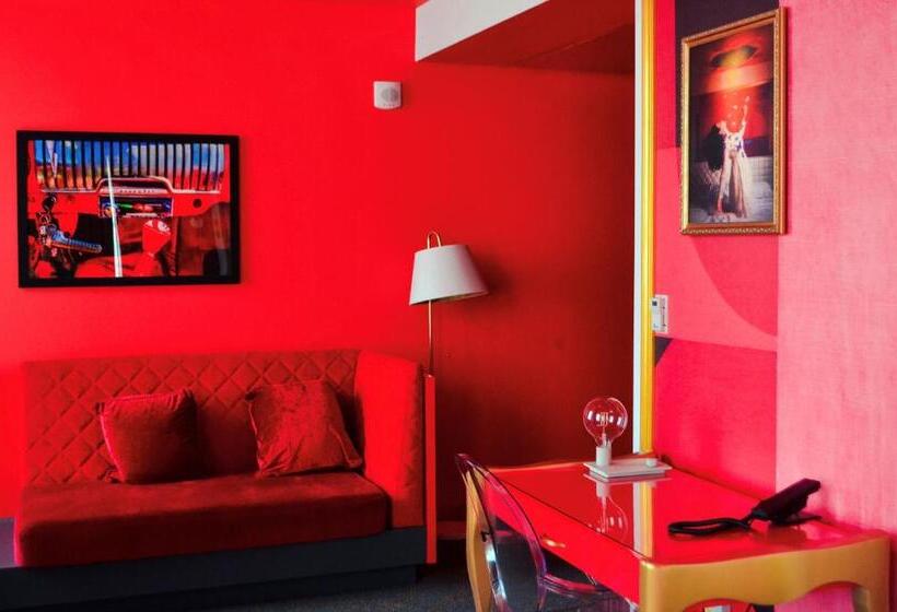 اتاق استاندارد با تخت بزرگ, Angad Arts