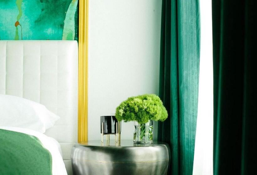 سوئیت 2 خوابه, Angad Arts