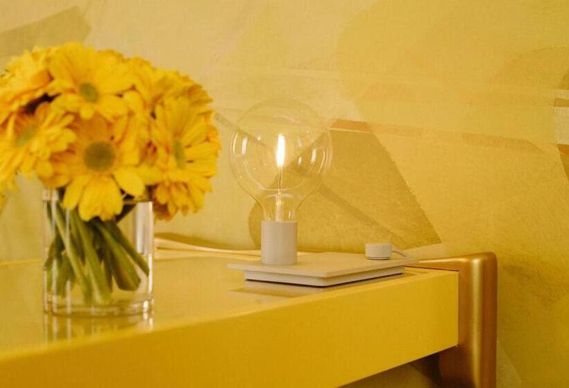 اتاق استاندارد, Angad Arts