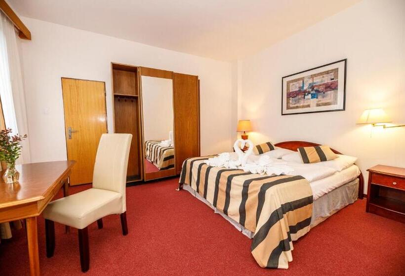 جناح مزود بتراس, Fontána Lipno