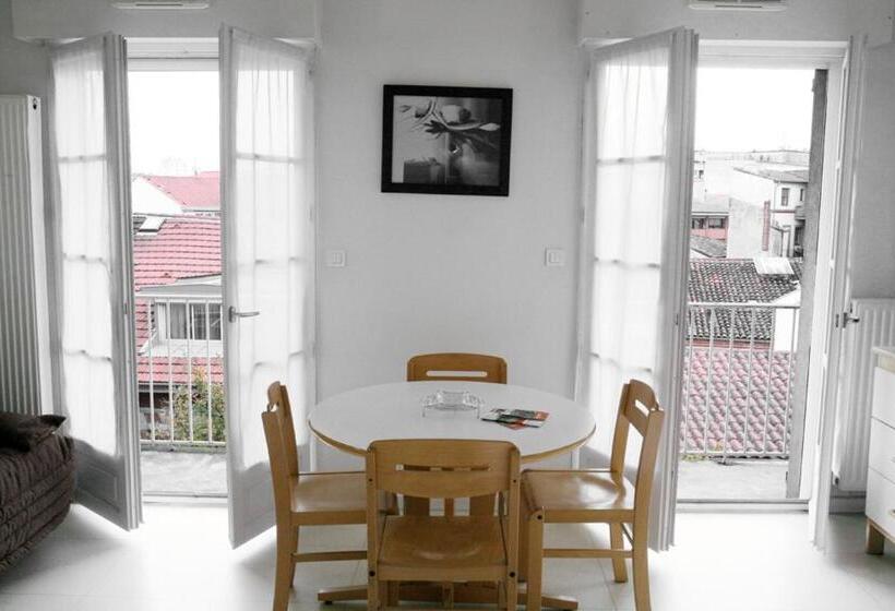 דירה בת חדר שינה 1 עם מרפסת, Résidences Guerlin