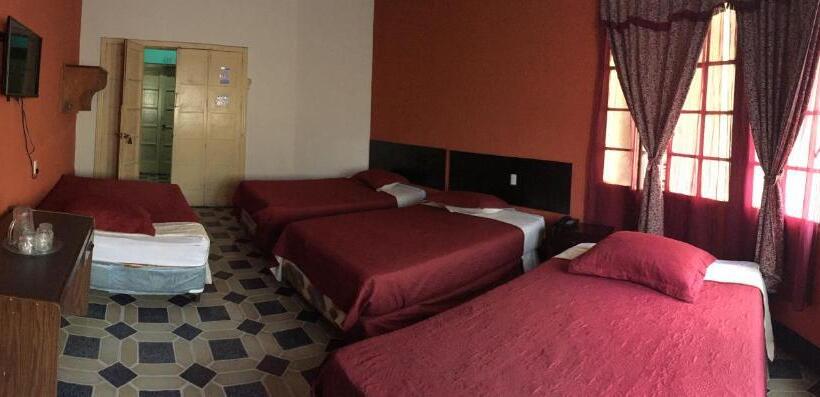 اتاق کلاسیک چهارنفره, Mayesstic