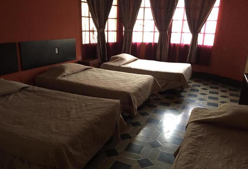 اتاق کلاسیک چهارنفره, Mayesstic