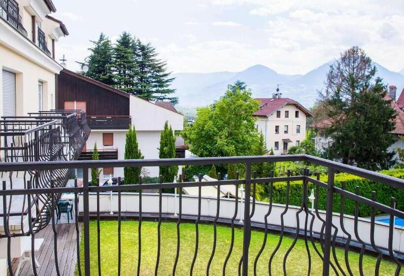 Номер Стандарт с Балконом, Villa Laurus