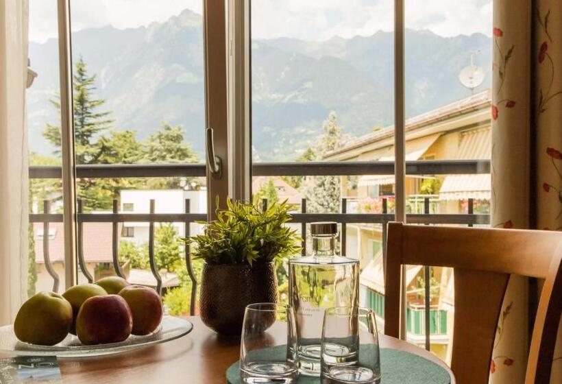 Номер Стандарт с Балконом, Villa Laurus
