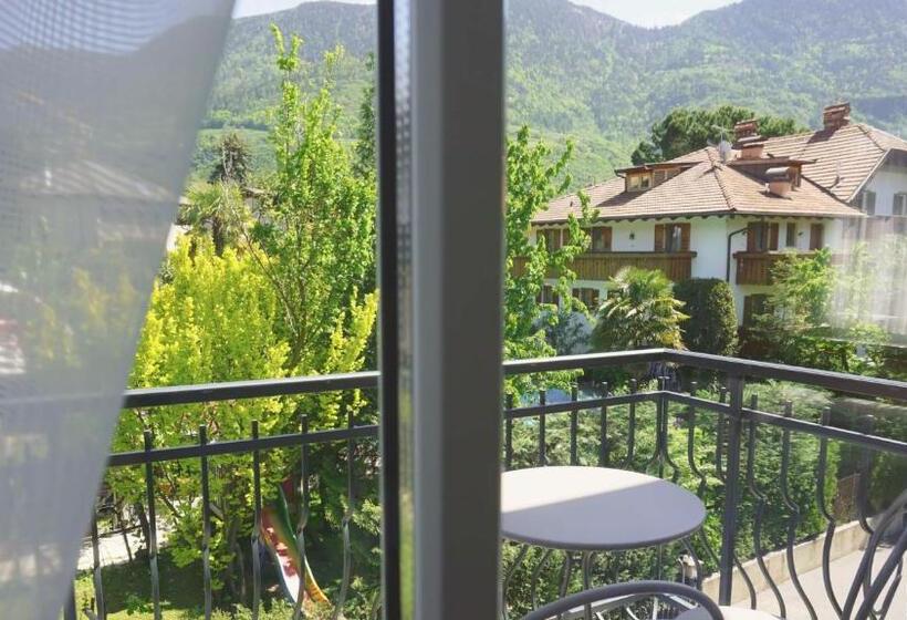 Номер Комфорт, Villa Laurus