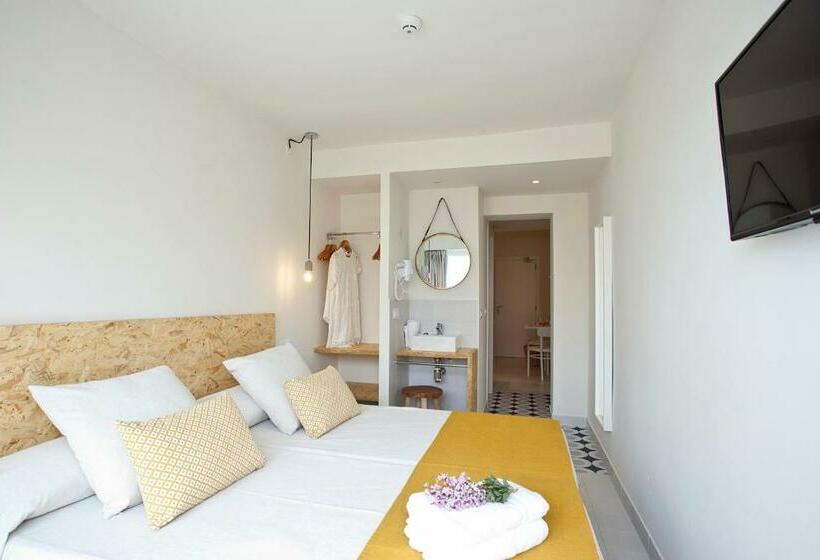 استودیو استاندارد با بالکن, Bj Cala Morlanda Estudios