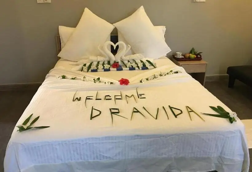 اتاق لوکس با بالکن و چشم‌انداز دریا, Dravida