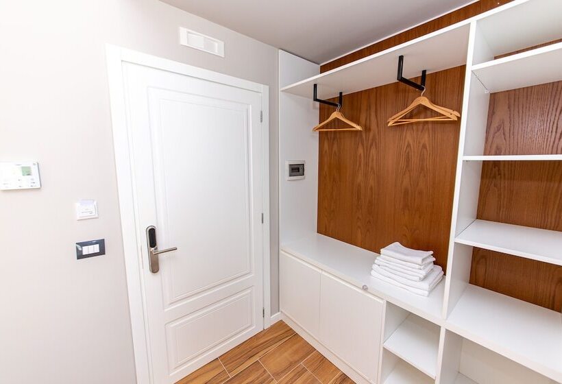 标准间带阳台, Inada Hotel Ksamil