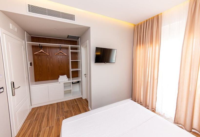 バルコニー付きスタンダードルーム, Inada Hotel Ksamil