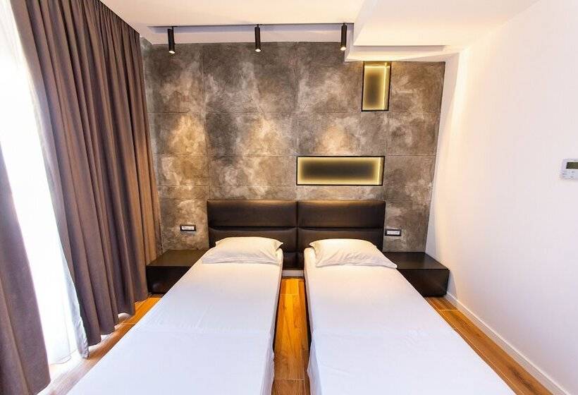 家庭间, Inada Hotel Ksamil