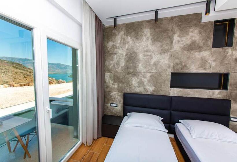 家庭间, Inada Hotel Ksamil