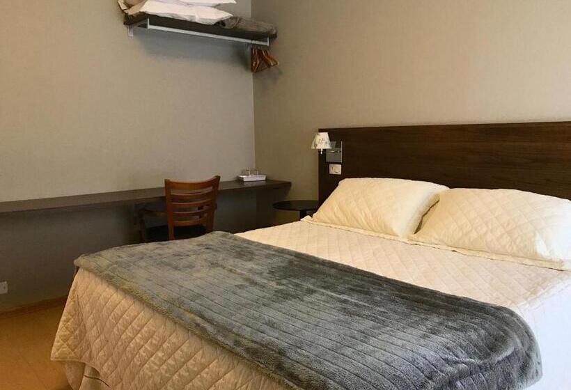 豪华套房, Stefano