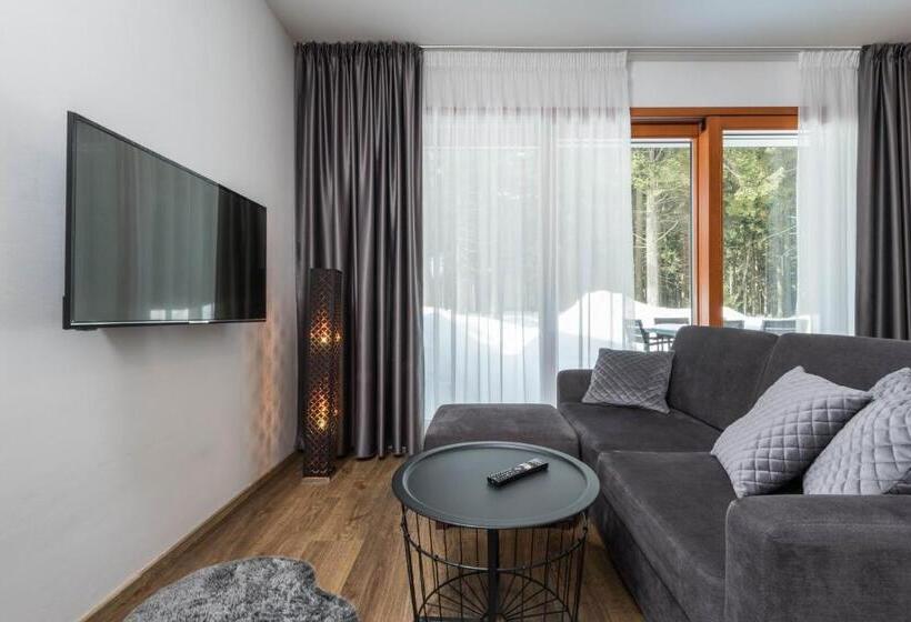 침실 1개 테라스 아파트, Královka